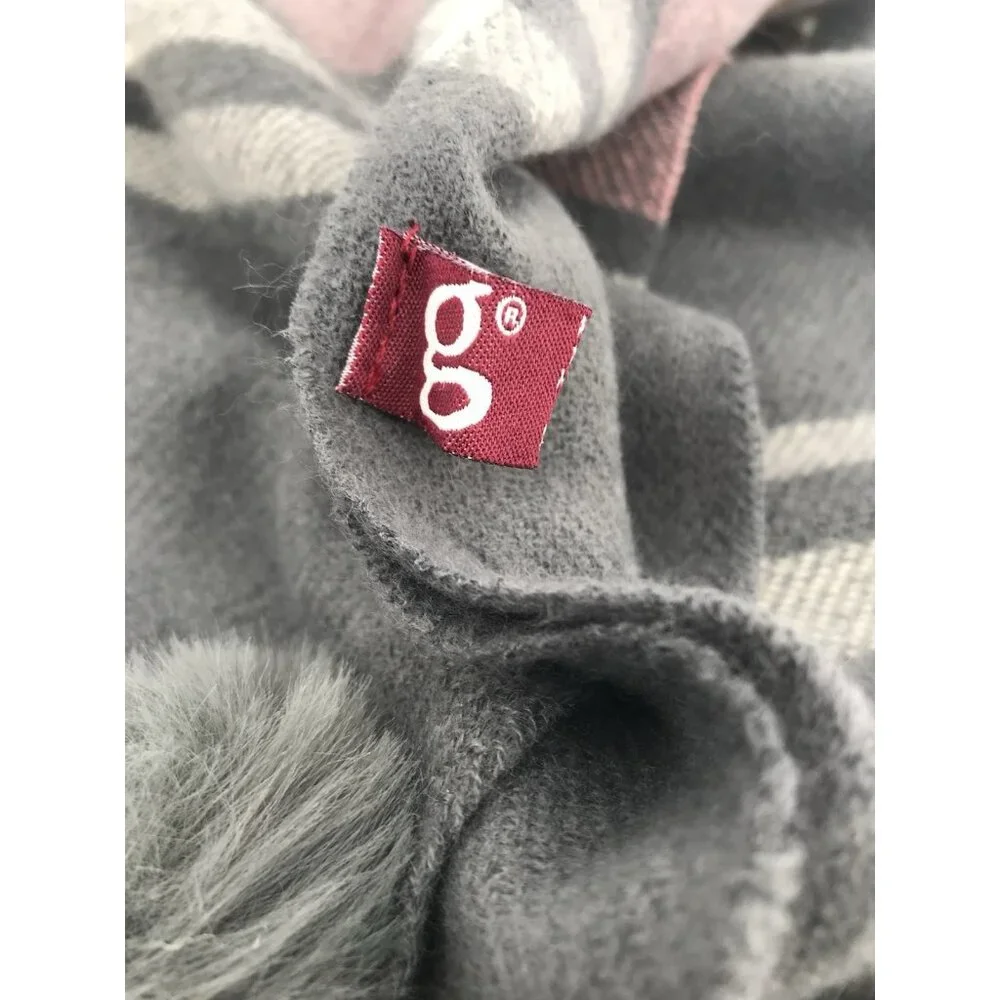 G‎ Scarf Wrap With Pom Poms Pink Gray Plaid Fringe
